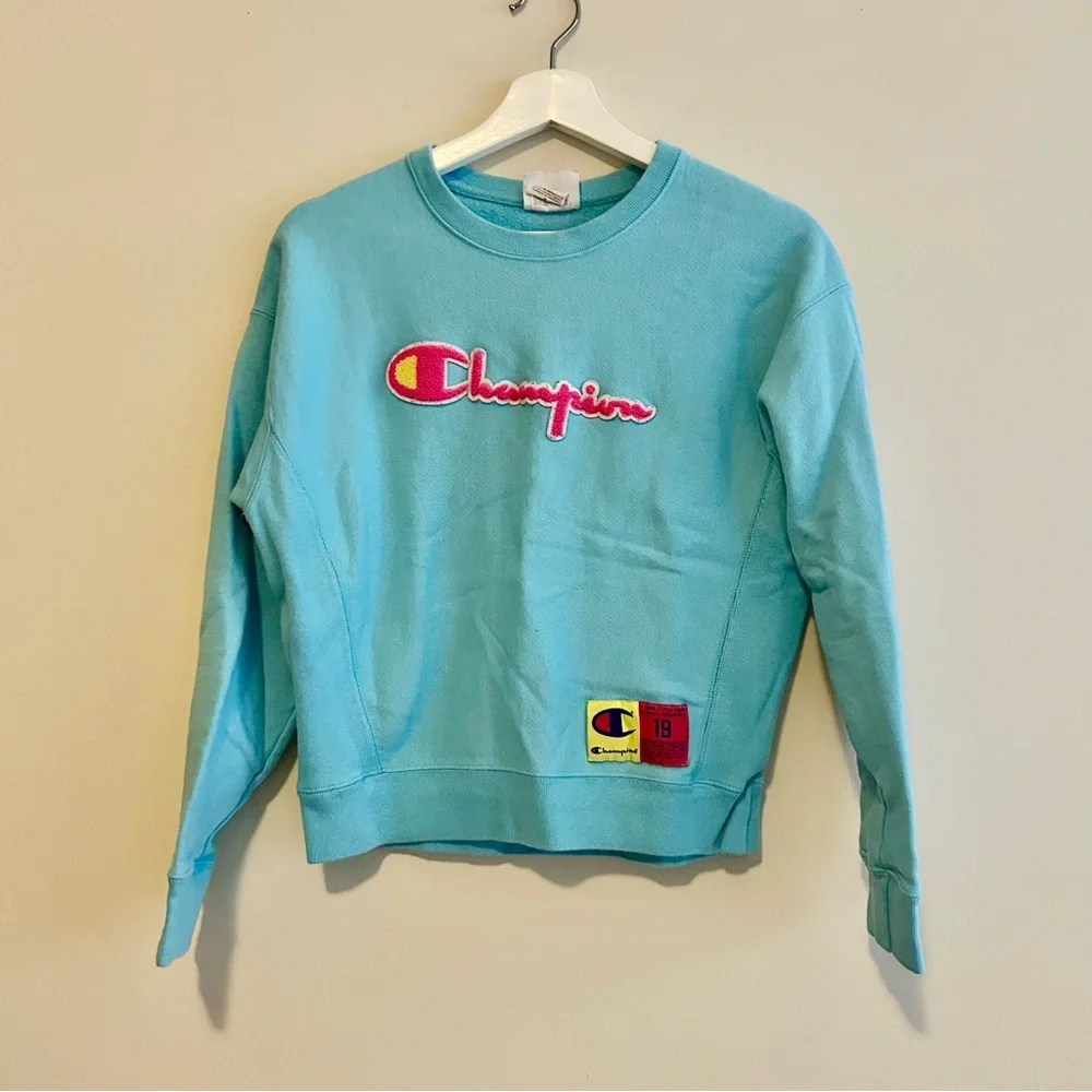 Champion Aqua Blue Sweatshirt Logo Crew Neck Pink Cozy Casual Soft Sporty Medium - Picture 2 of 10